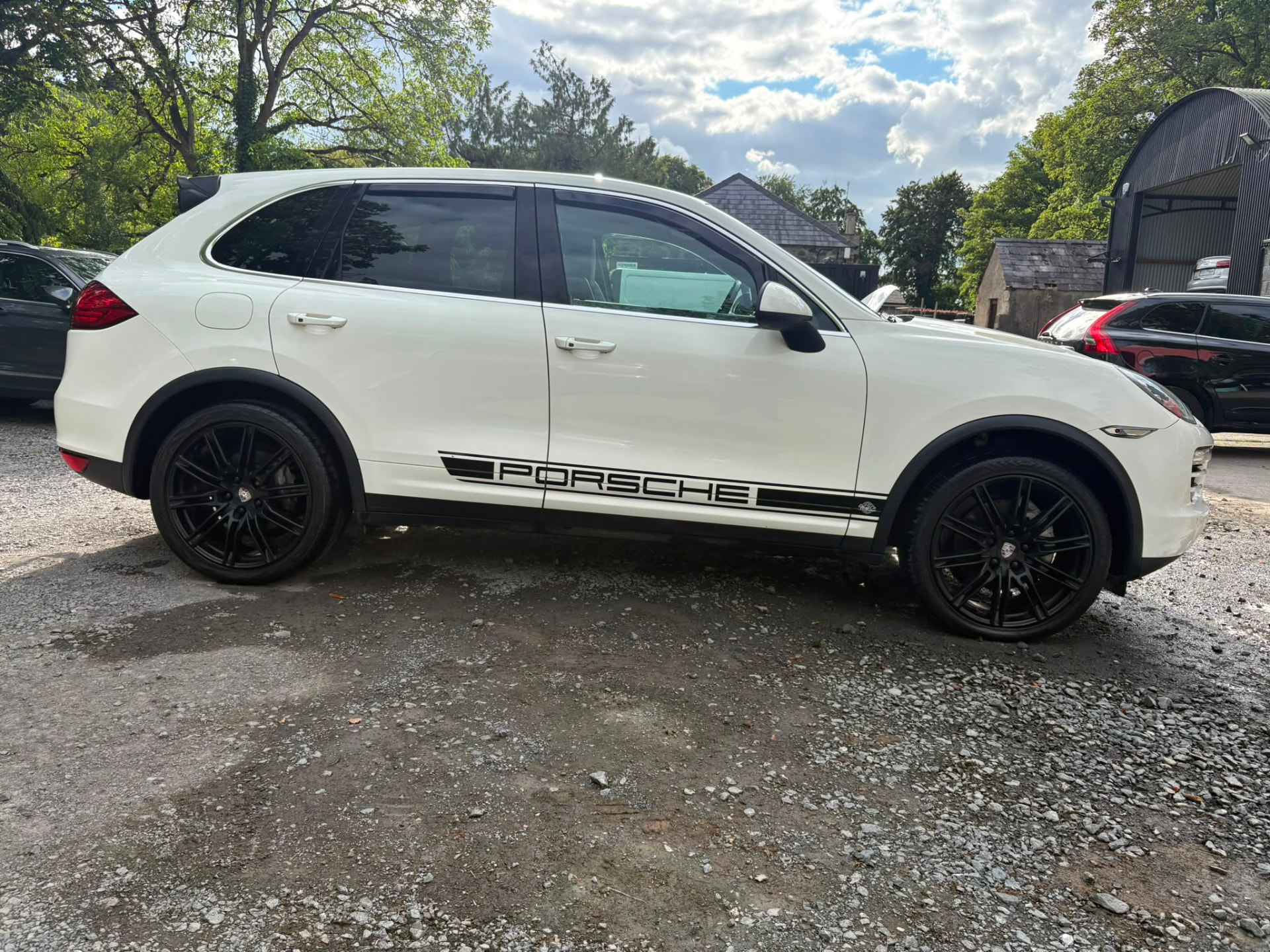 White Porsche Cayenne cleaned and dressed